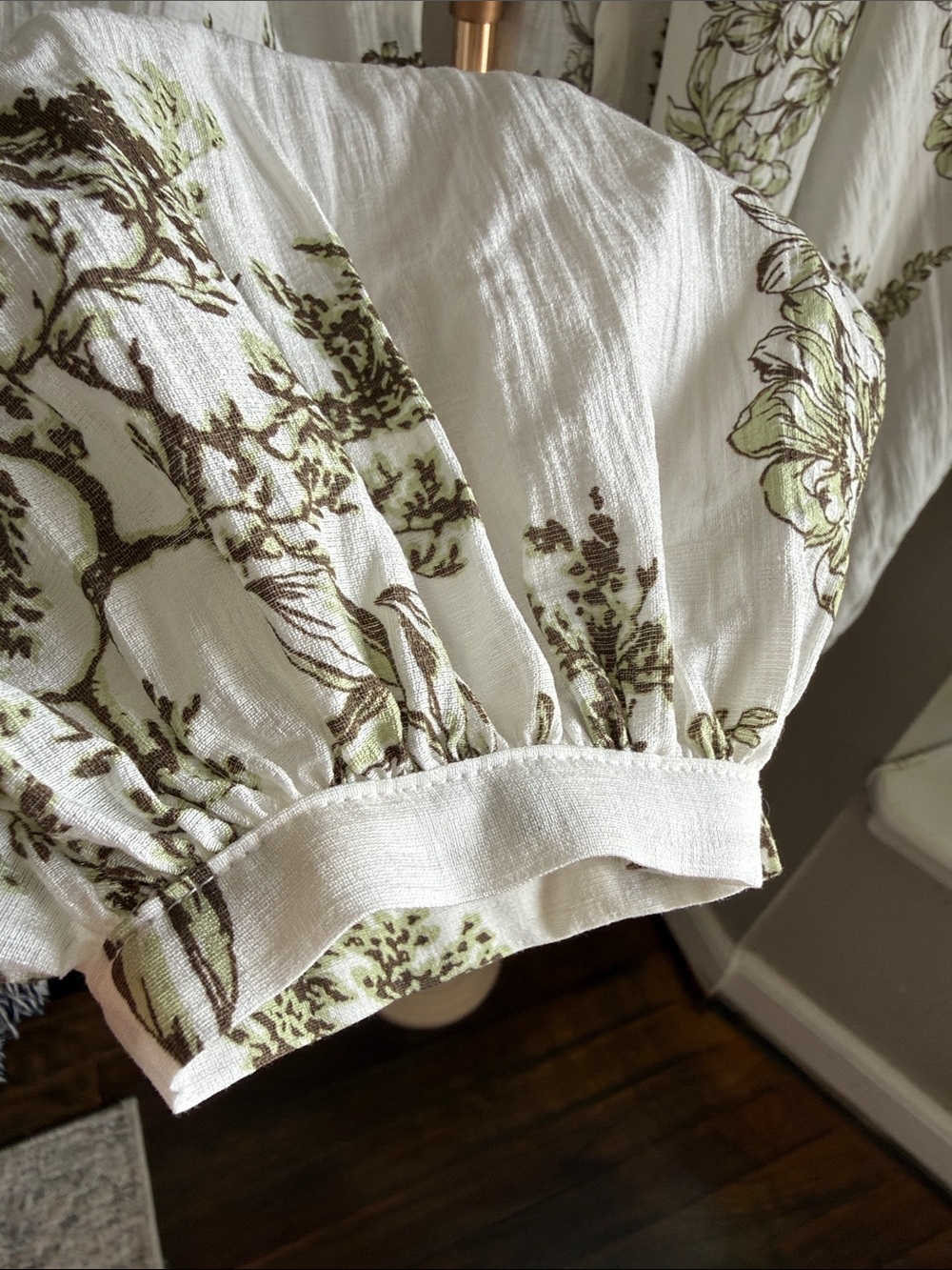 Lightweight White Floral Button-Front Blouse - Picture 3 of 6